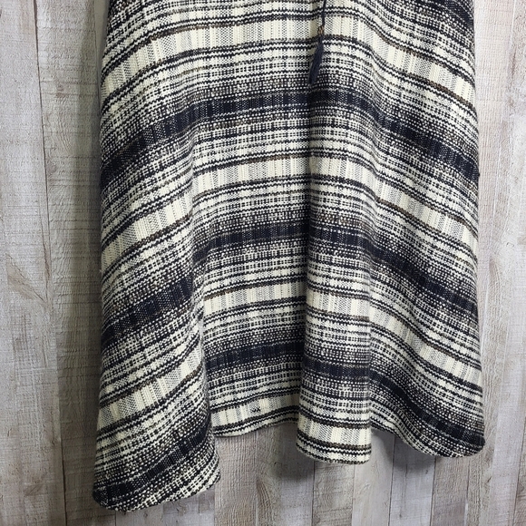 Arola Wool Black and White Plaid Cape/Poncho With Hood. Black & White - Picture 10 of 15
